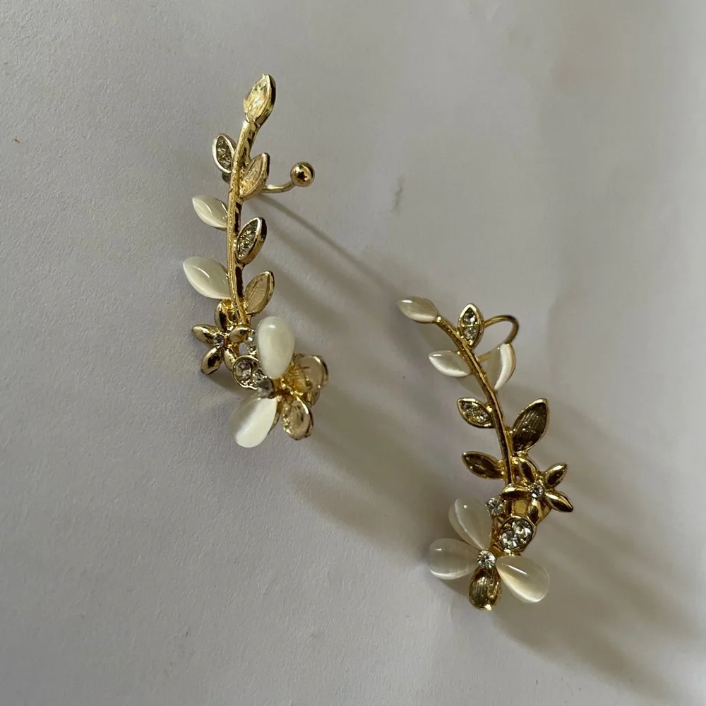 Floral Ear Cuff - Picture 6 of 8